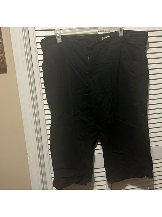 Faded Glory Pants - A woman Capri pants